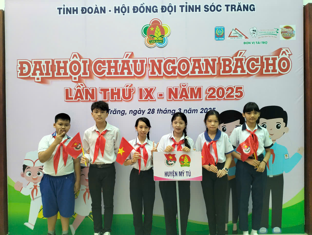 Dự đại hội chấu ngoan Bác Hồ